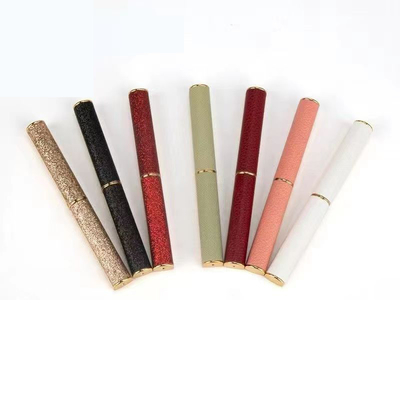 Lippenstiftbuis met diamanten bevestiging, gemakkelijk te dragen en kleuren voor alle huidtypes