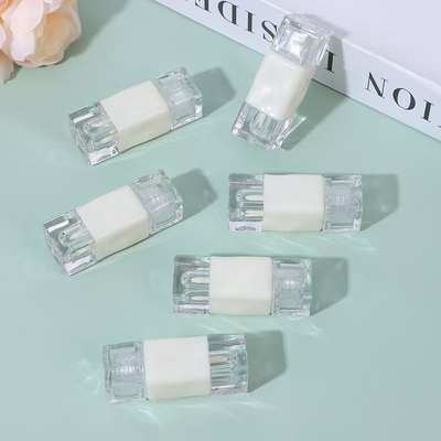 Custom 4g lege ronde mond Lipstick buis met rubberen zegel schroef sluiting Plastic Lipbalm buis voor cosmetische container verpakking