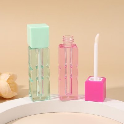 Custom 3.5g 5g lege lippen lippenstift buis met rubberen zegel schroef sluiting plastic lippenstift buis voor cosmetische container verpakking