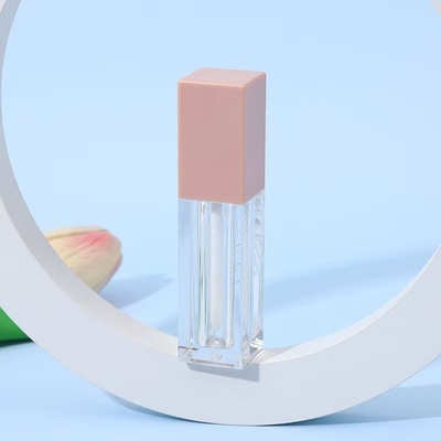 Lipgloss Game Changer Draaiende en terugtrekbare buis in verschillende kleuren voor internet beroemdheden