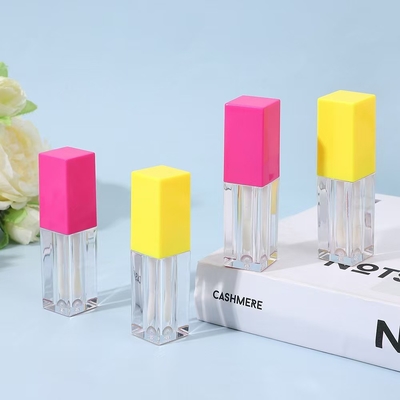 Schattige cartoon Lipbalm Nieuwe stijl lege container Custom Logo Cosmetische make-up Lipstick Case Verpakkingsbuizen