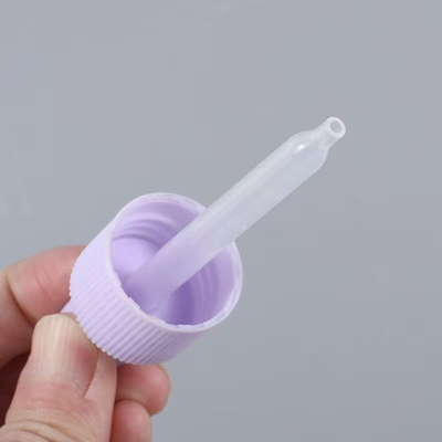 Custom Color 18mm 24mm geribbde PP Plastic Dropper met Plastic Pipette Professionele Liquid Dispensing Tool