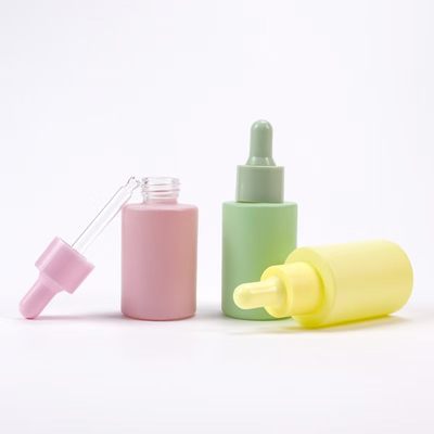 Lege etherische olie fles aangepaste kleur met zwarte druppelaar 5ml 10ml 15ml 20ml 30ml 50ml 100ml
