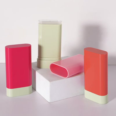 Roterende opneembare plastic flessen in verschillende kleuren kunnen worden gebruikt voor zonnebrandcrème en lichaamscrème