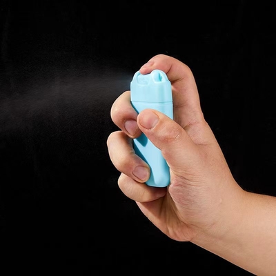 Warm te verkopen 10 ml plastic kaart parfum spray met hanger ondersteuning aanpassing
