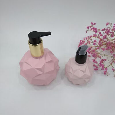 Bijzonder uiterlijk 120 ml 300 ml plastic cosmetische fles Ondersteuning aanpassing