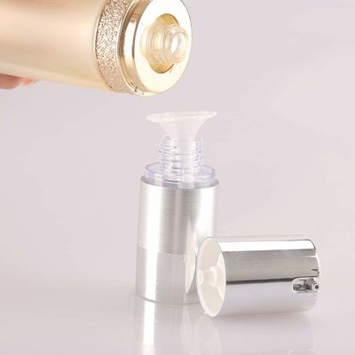 Op maat gemaakte 15 ml 30 ml 50 ml Plastic Airless Pump Vacuum Cosmetische fleslekkestof gecontroleerde dispensatie crème lotion verpakking
